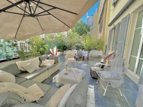 Superbe Appartement de 105 m2, hyper centre avec Terrasse, parking, à 5 min de la mer